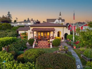 18897 4th Avenue NE, Poulsbo, WA 98370