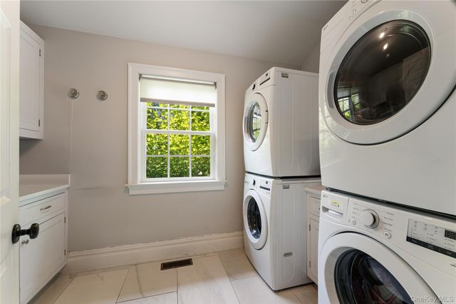 217 Rock Creek Lane, Scarsdale, NY 10583