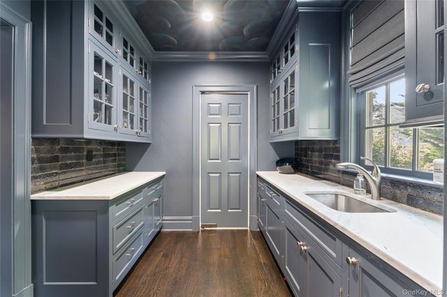 217 Rock Creek Lane, Scarsdale, NY 10583