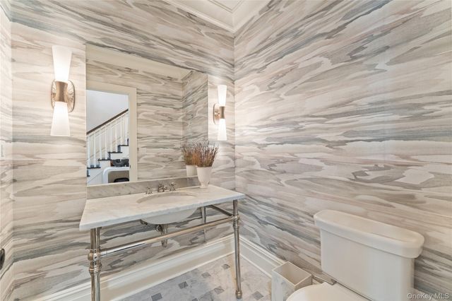 217 Rock Creek Lane, Scarsdale, NY 10583