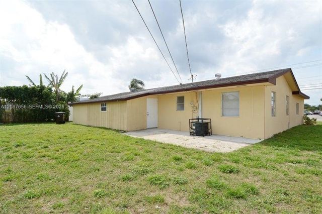 4304 N Shore Drive, West Palm Beach, FL 33407