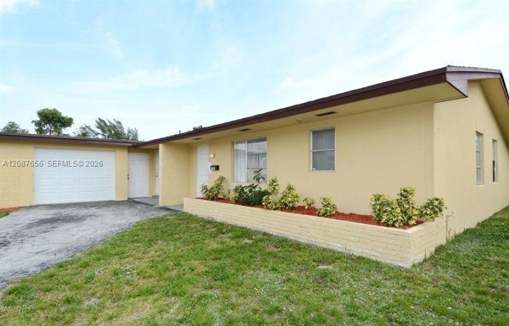 4304 N Shore Drive, West Palm Beach, FL 33407