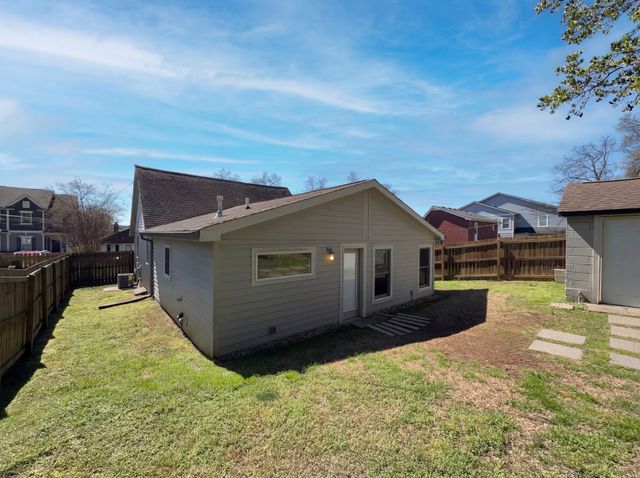 1067 Zophi St, Nashville, TN 37216