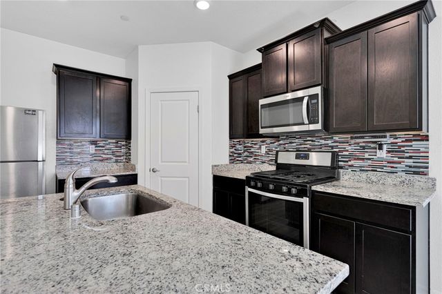 16803 Ukiah Street, Victorville, CA 92394