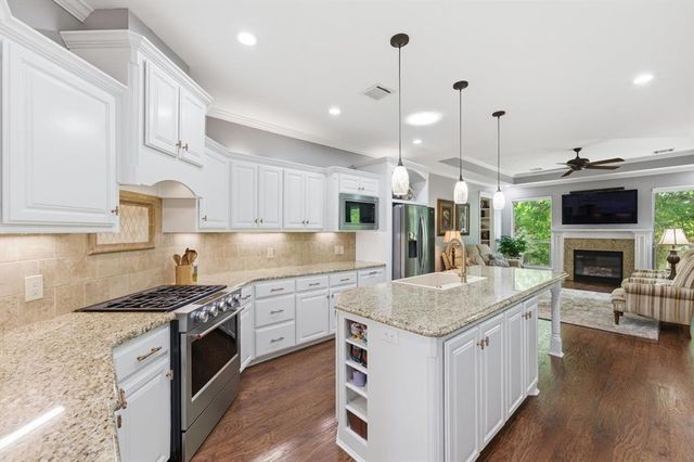 2325 Flint Ridge Road, Edmond, OK 73003