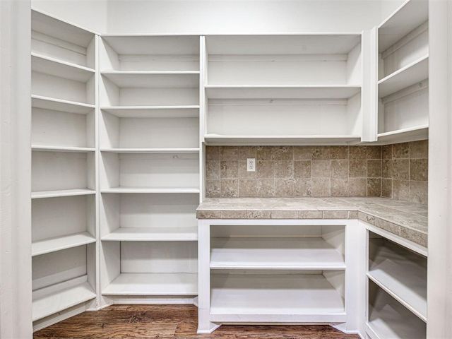 2325 Flint Ridge Road, Edmond, OK 73003