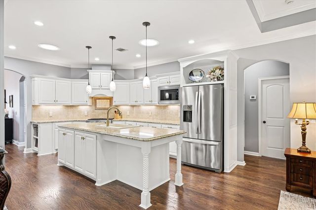 2325 Flint Ridge Road, Edmond, OK 73003