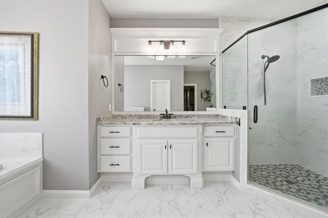 2325 Flint Ridge Road, Edmond, OK 73003