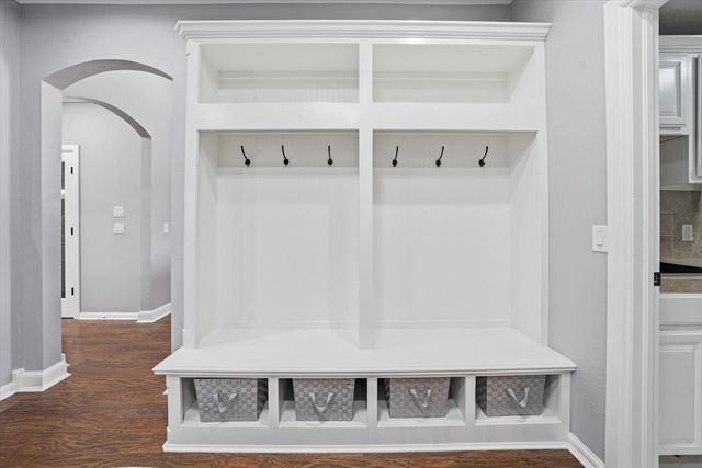 2325 Flint Ridge Road, Edmond, OK 73003