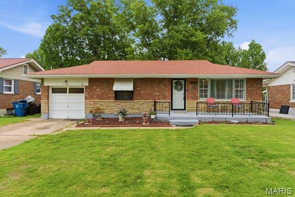 328 S Dellwood Drive, Ferguson, MO 63135