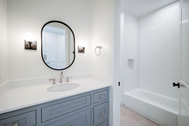 2031 Saxon Drive, Houston, TX 77018
