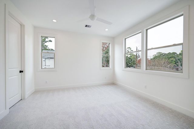 2031 Saxon Drive, Houston, TX 77018