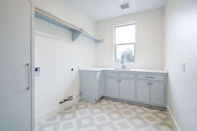 2031 Saxon Drive, Houston, TX 77018