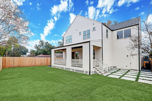 2031 Saxon Drive, Houston, TX 77018