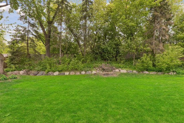 625 Alvarado Lane N, Plymouth, MN 55447