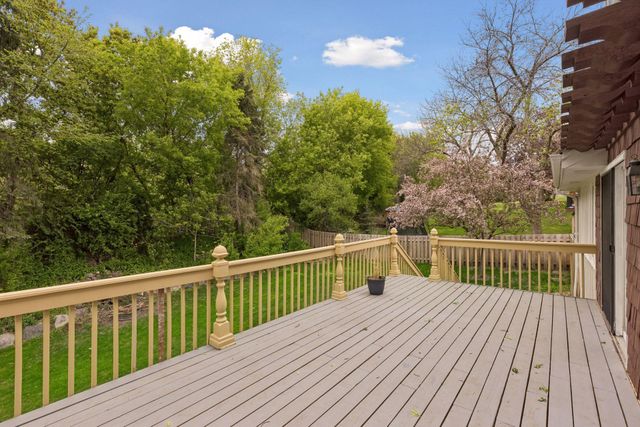 625 Alvarado Lane N, Plymouth, MN 55447