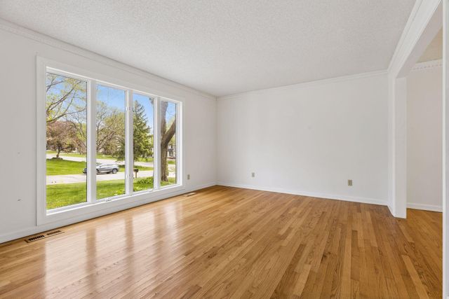 625 Alvarado Lane N, Plymouth, MN 55447