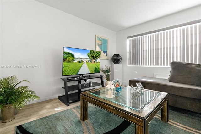 275 Farnham L 275, Deerfield Beach, FL 33442