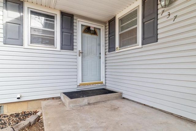 737 N Nettleton Avenue, Bonner Springs, KS 66012