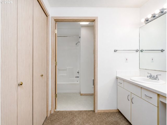 5301 PLOMONDON St A6, Vancouver, WA 98661