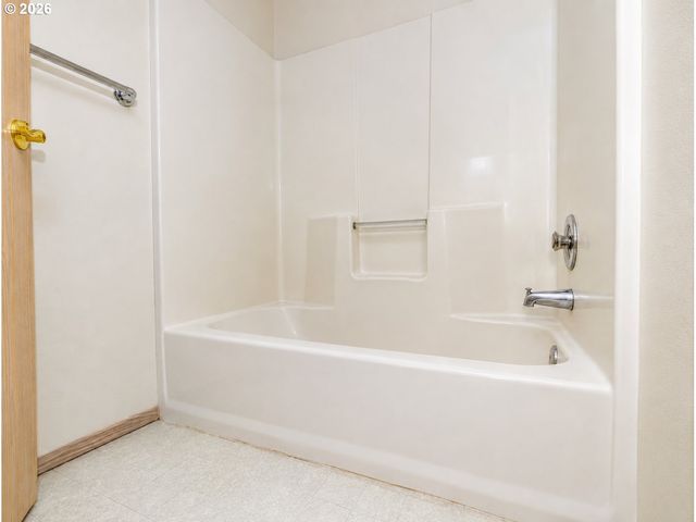 5301 PLOMONDON St A6, Vancouver, WA 98661