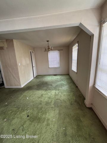 3335 Greenwood Ave, Louisville, KY 40211