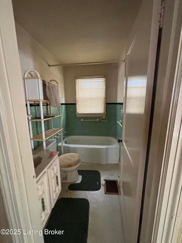 3335 Greenwood Ave, Louisville, KY 40211