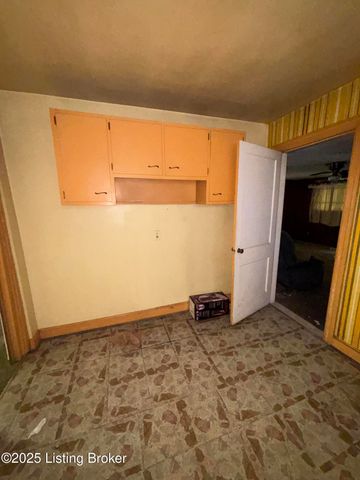 3335 Greenwood Ave, Louisville, KY 40211