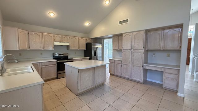1892 W SPRUCE Drive, Chandler, AZ 85286