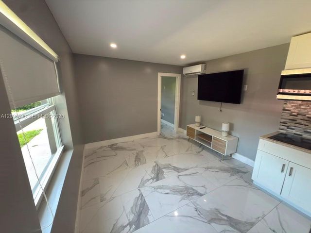 4910 SW 28th Terrace 1, Dania Beach, FL 33312
