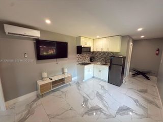 4910 SW 28th Terrace 1, Dania Beach, FL 33312