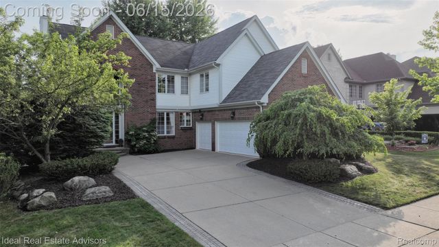 1364 Kentfield Drive, Rochester, MI 48307
