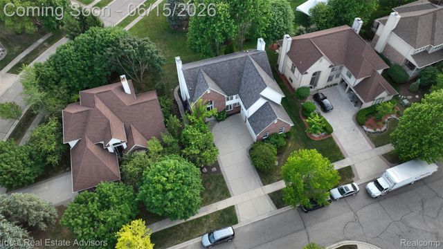 1364 Kentfield Drive, Rochester, MI 48307