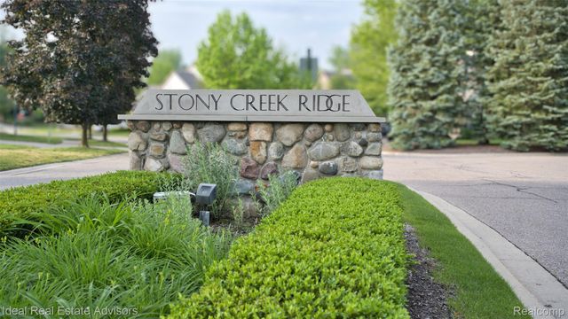 1364 Kentfield Drive, Rochester, MI 48307