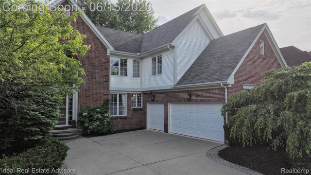1364 Kentfield Drive, Rochester, MI 48307