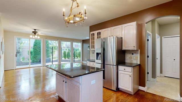1364 Kentfield Drive, Rochester, MI 48307