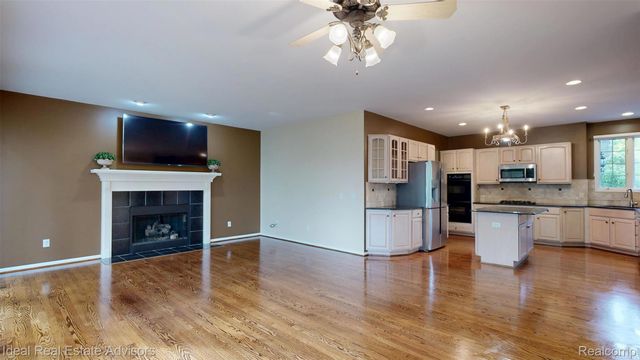 1364 Kentfield Drive, Rochester, MI 48307