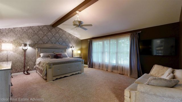 1364 Kentfield Drive, Rochester, MI 48307