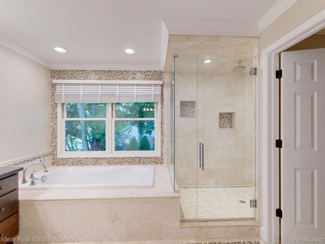 1364 Kentfield Drive, Rochester, MI 48307