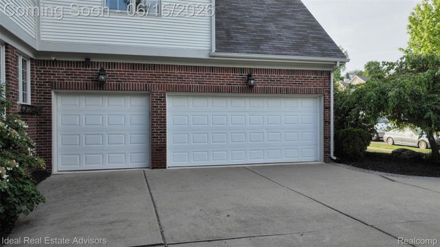 1364 Kentfield Drive, Rochester, MI 48307