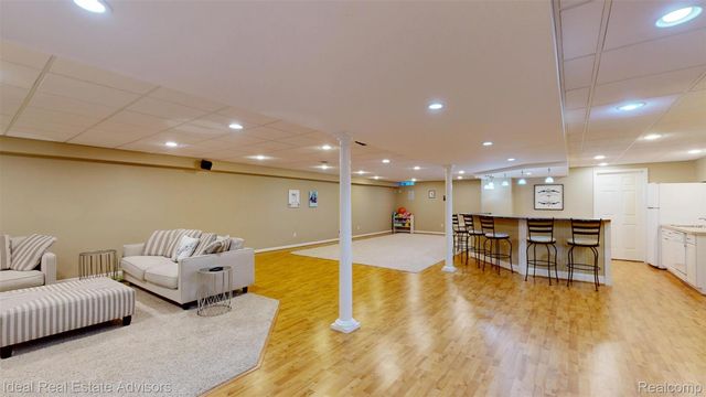 1364 Kentfield Drive, Rochester, MI 48307