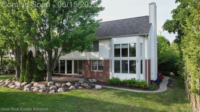 1364 Kentfield Drive, Rochester, MI 48307