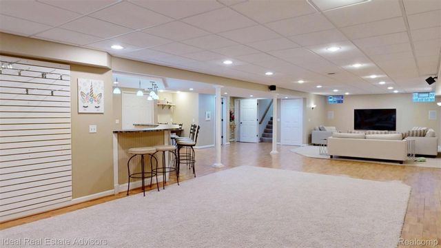 1364 Kentfield Drive, Rochester, MI 48307