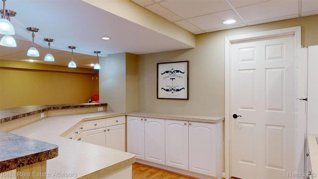 1364 Kentfield Drive, Rochester, MI 48307