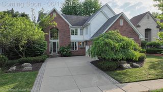 1364 Kentfield Drive, Rochester, MI 48307