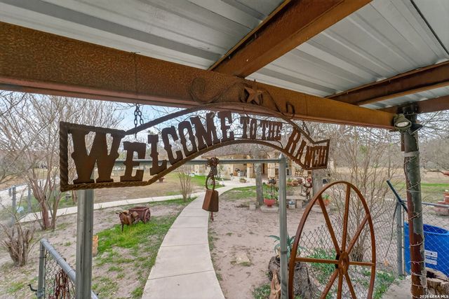 20134 S Jett Rd, San Antonio, TX 78264