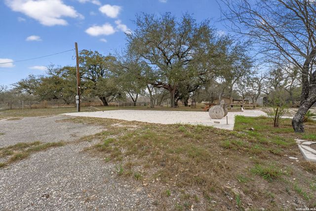 20134 S Jett Rd, San Antonio, TX 78264