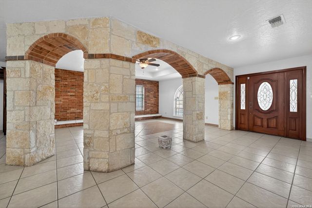 20134 S Jett Rd, San Antonio, TX 78264