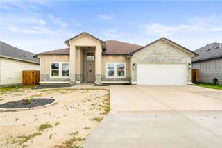 106 Traditions Dr, Rockport, TX 78382