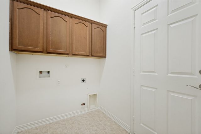 11009 Southerland Drive, Denton, TX 76207